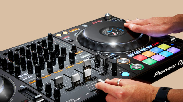 serato dj controllers 768x432 1
